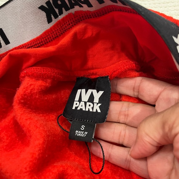 Ivypark x Beyoncé Red Cropped Off the Shoulder Sweatshirt Sz. S - Picture 7 of 8